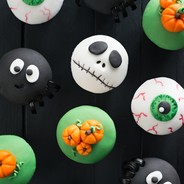 halloween decorated cupcakes